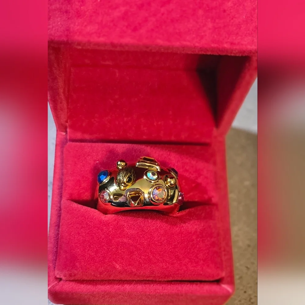 Kurt Geiger Mixed Crystal Cocktail Ring In Velvet Ring Box, NWT - Picture 4 of 6